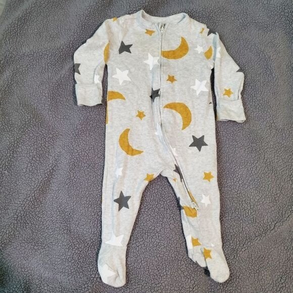 Old Navy Footie Overall & sckoon New York Pants Both Sz 3-6 Months - Picture 2 of 5